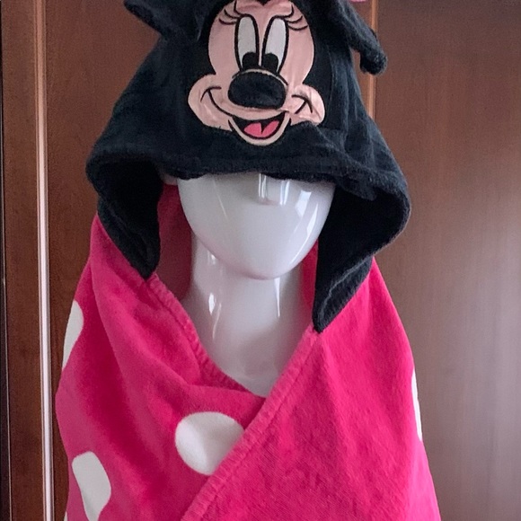 Minnie Mouse Hooded bath beach towel for baby girls pink & white polka dot - Picture 8 of 10
